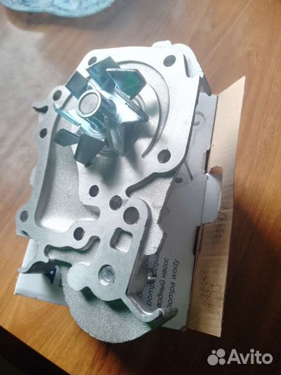 Помпа на renault сандеро