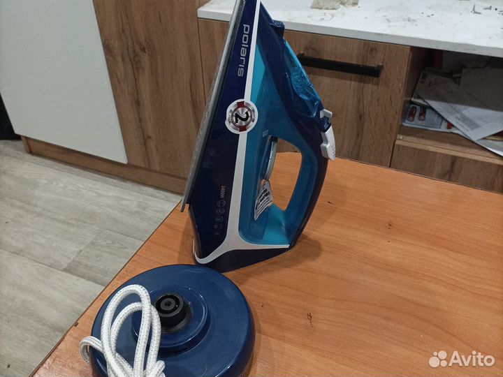 Утюг новый polaris