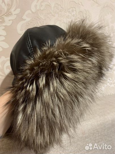 Шапка из натуральной кожи и чернобурки