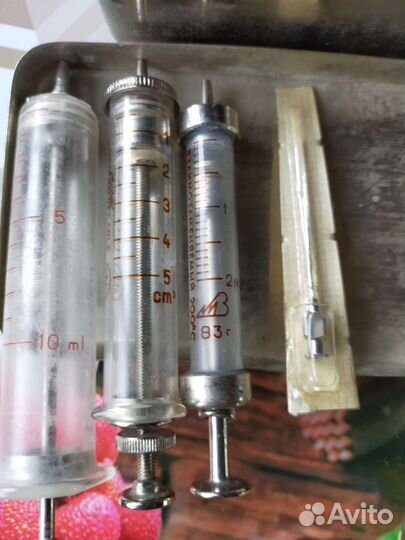 Стерилизатор медицинской, шприцы