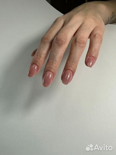 Модель на маникюр + гель-лак
