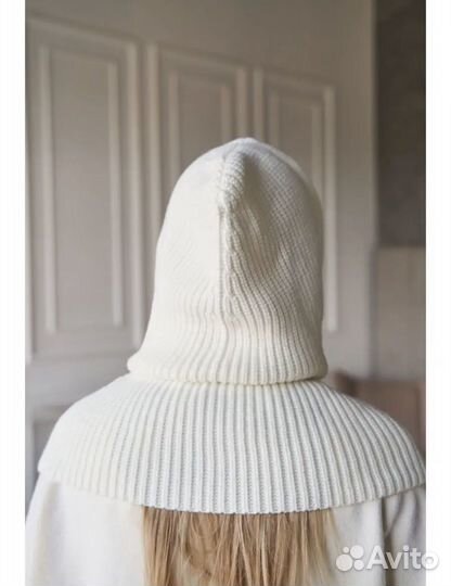 Капор женский вязаный новый