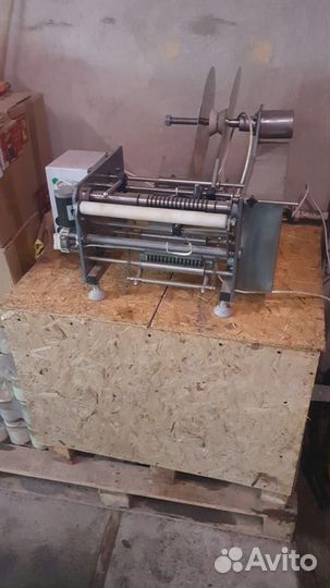 Станок для этикетирования банок