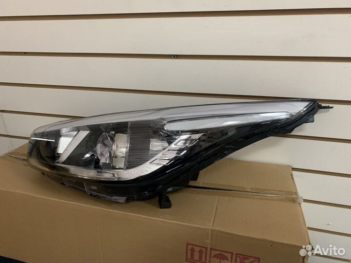 Фара левая Kia Ceed 2012-2018