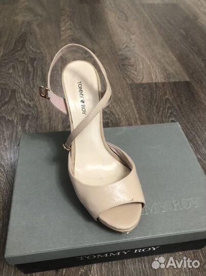 Босоножки женские 37 размер Tommy Roy кожаные б/у