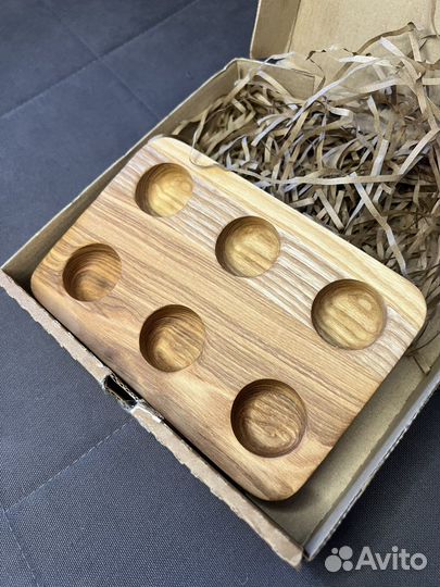 Новая деревянная подставка для яиц