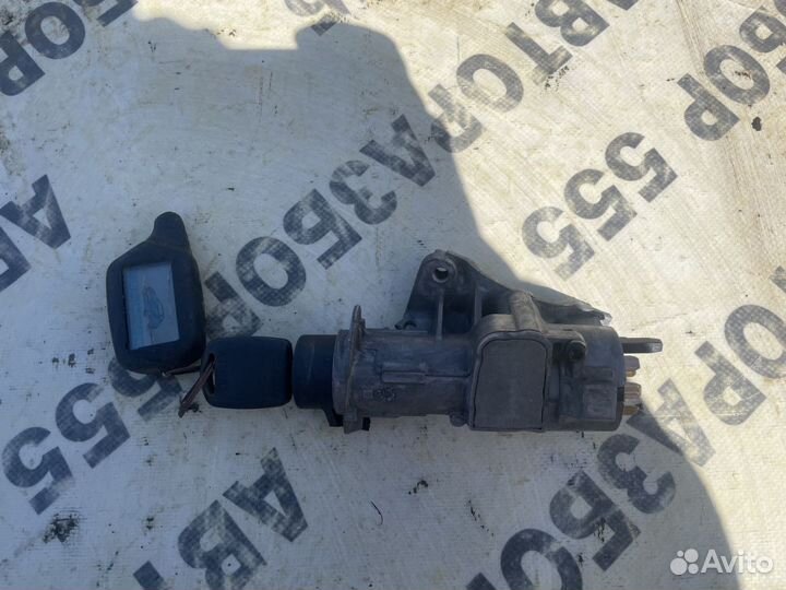 Замок зажигания Skoda Octavia A4