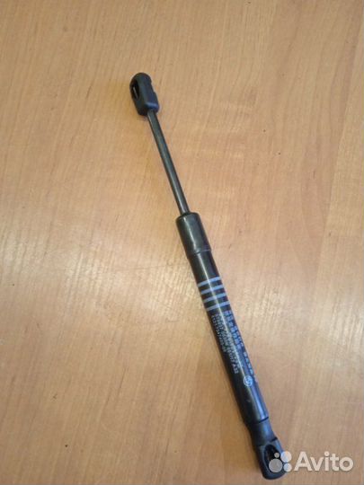 Амортизатор капота Bmw 7 G11 B57D30A 2017