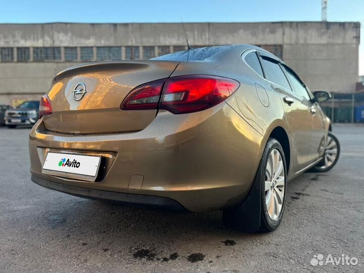 Opel Astra 1.6 МТ, 2014, 150 000 км