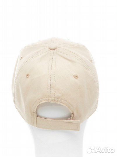 Бейсболка молочного цвета