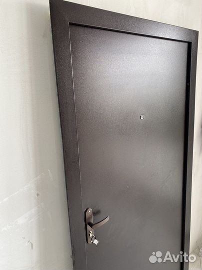 Дверь входная металлическая