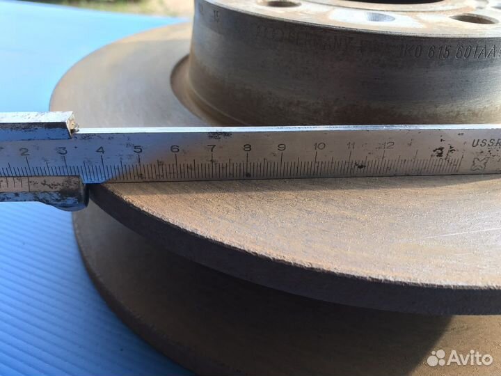 Задние тормозные 272 диски с колодками Octavia A7