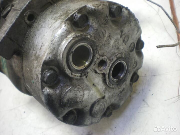 Компрессор системы кондиционирования Renault Megan