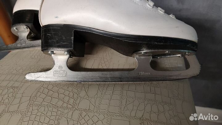 Коньки фигурные 33 размер