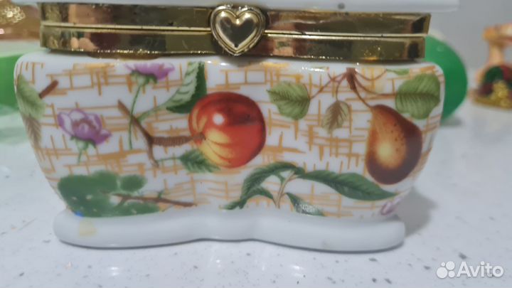 Шкатулка фарфор