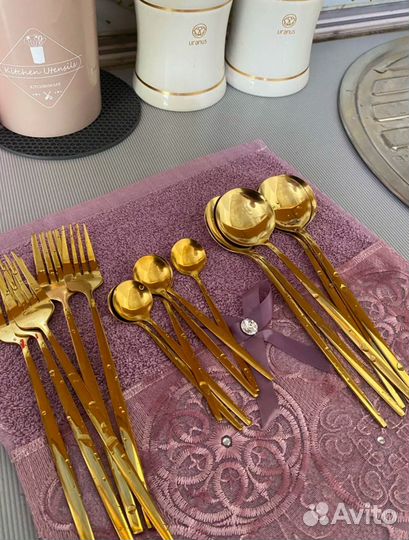 Столовый набор ложки и вилки