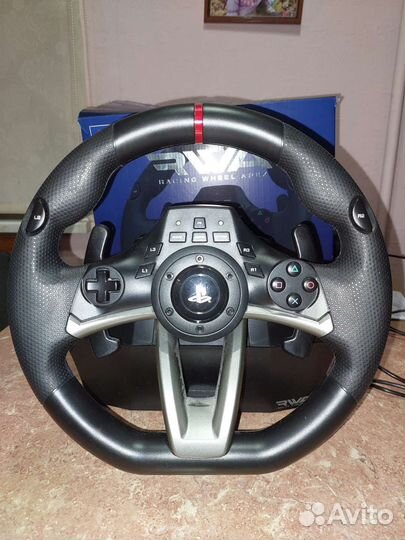 Игровой руль с педалями