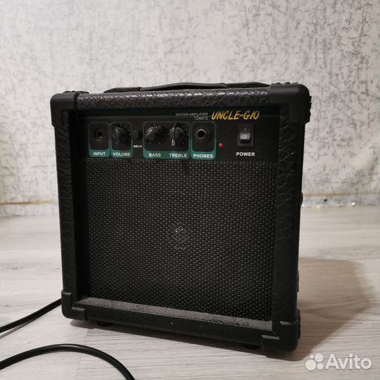 Гитарный комбоусилитель