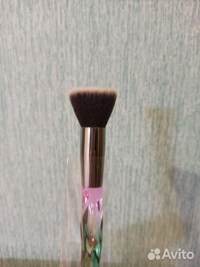 Кисть для макияжа