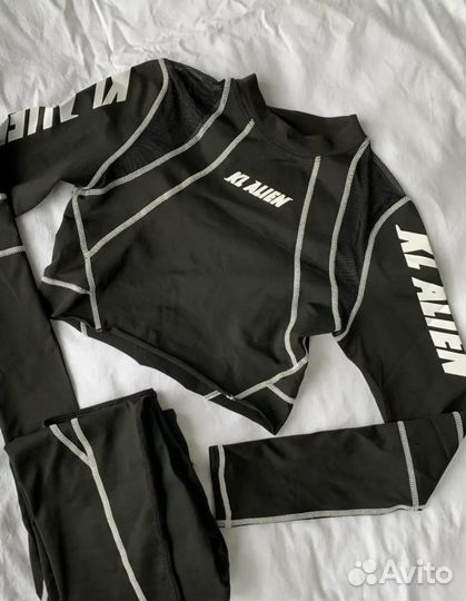 Костюм спортивный