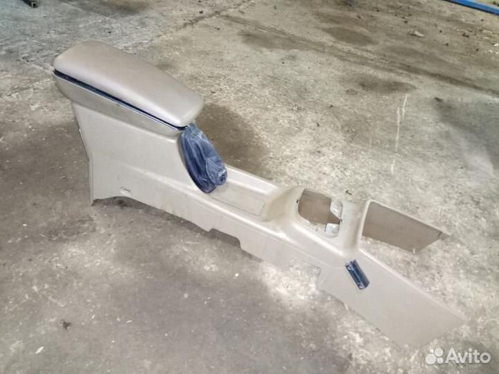 Подлокотник с консолью ручника iran khodro Samand