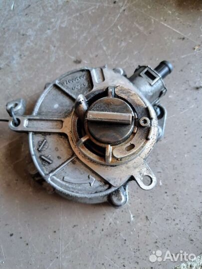 Вакуумный насос на Audi A6