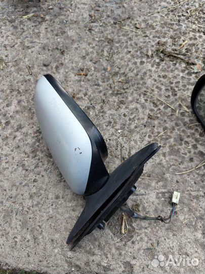 Боковое зеркало на Тойота Карина