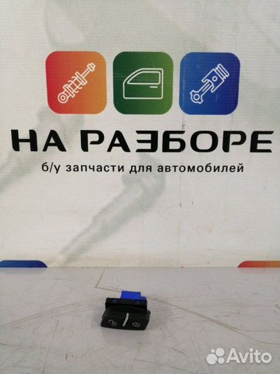 Кнопка центрального замка передняя правая