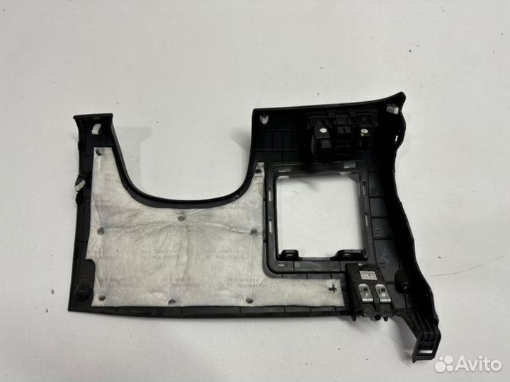 Консоль переднего панеля передний левый Hyundai