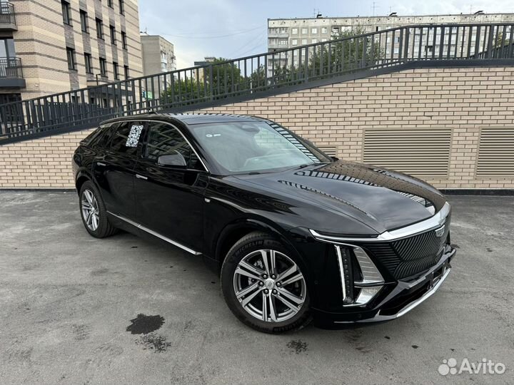 Cadillac Lyriq AT, 2023, 120 км