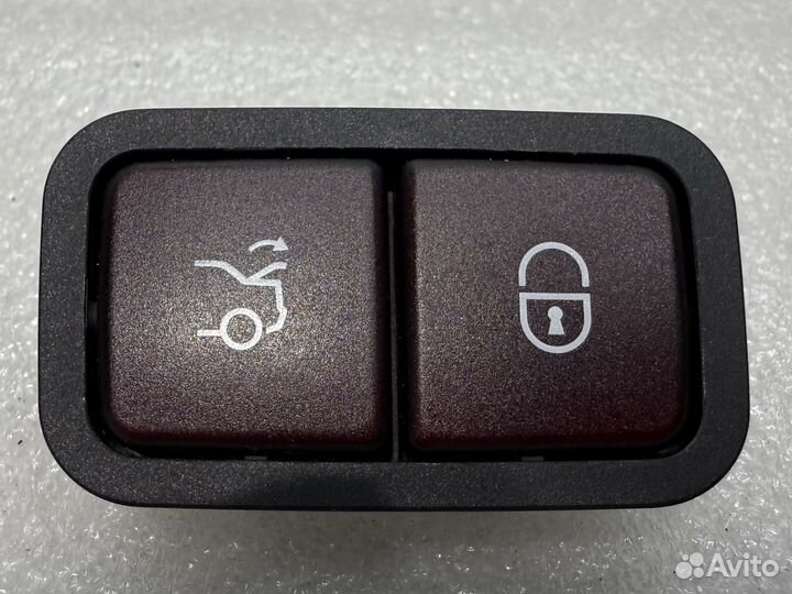 Кнопка крышки багажника Mercedes A2208211479