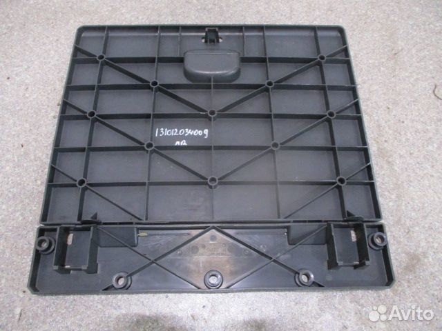 Крышка инструментального ящика Mercedes-Benz A0008