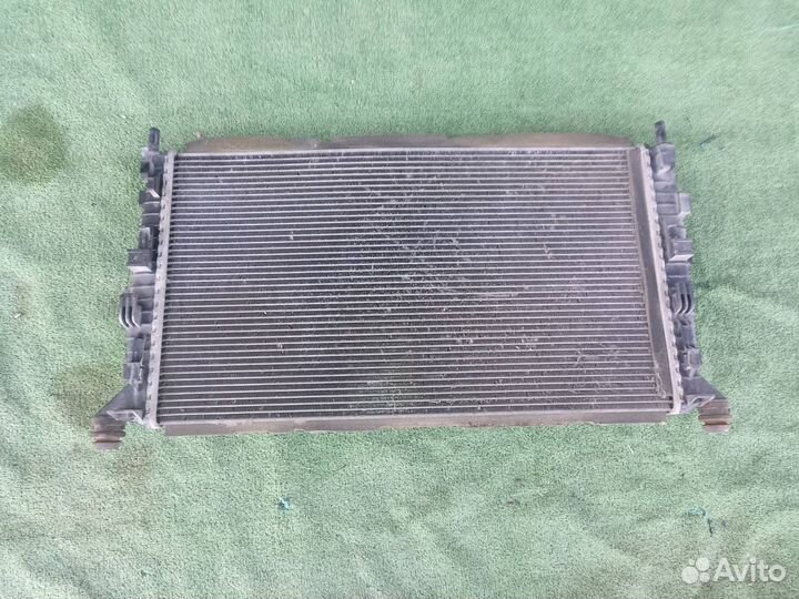Радиатор охлаждения двигателя Ford C Max 1.8 2006