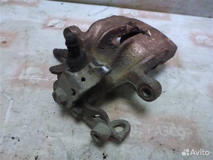 Суппорт задний правый Volkswagen Passat B4 2E 1995