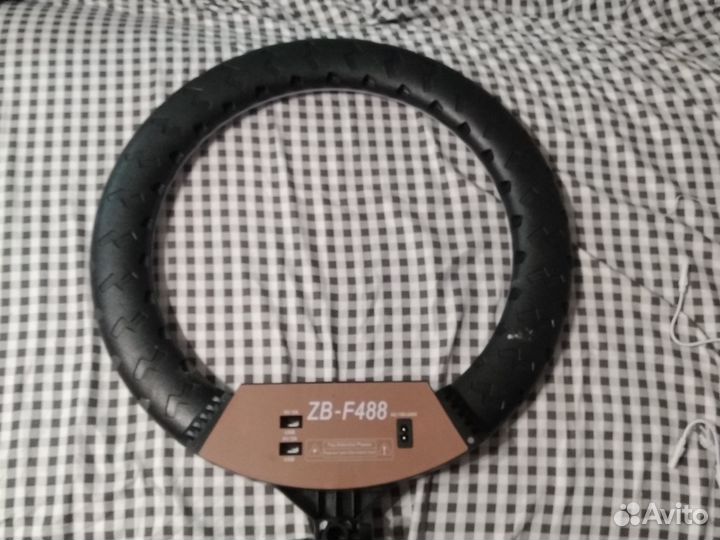 Светодиодная кольцевая лампа