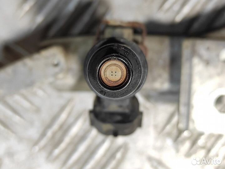 Форсунка двигателя Nissan Almera Classic