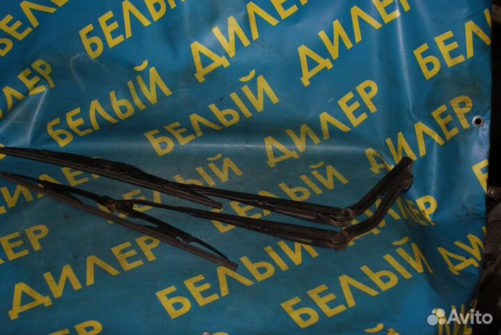 Поводки дворников Nissan Cube