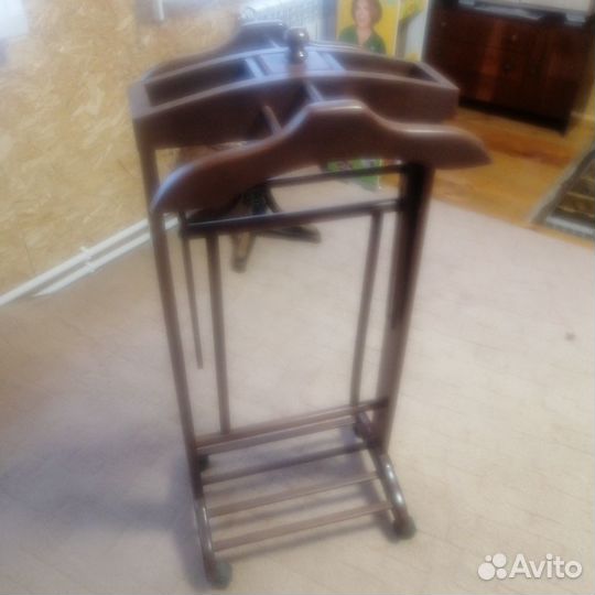 Стойка для одежды