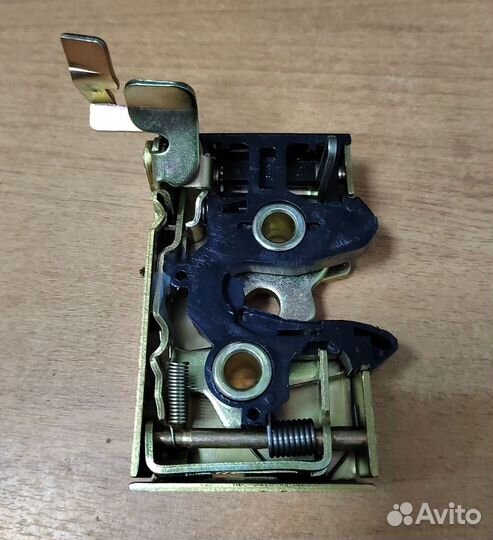 Замок двери передний правый Chery Amulet (новый)