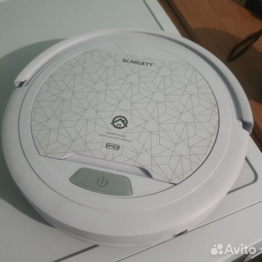 Робот пылесос scarlett