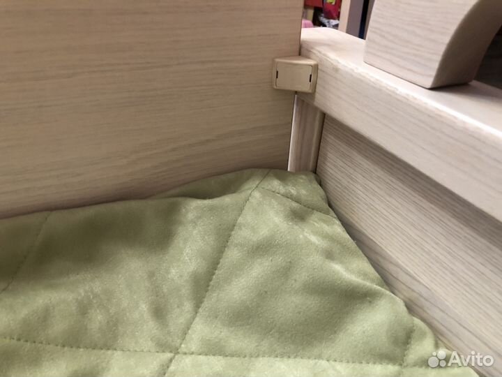 Кровать детская массив