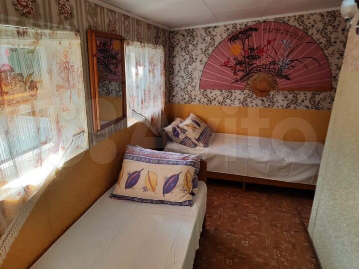 Комната 50 м² в 4-к., 1/1 эт.