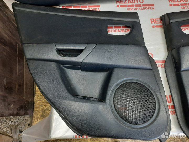 Обшивка дверей Mazda Mazda3 BK Z6 2005
