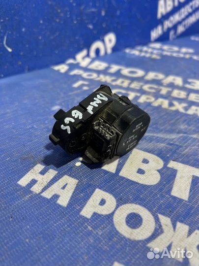 Моторчик заслонок отопителя Bmw E65 седан 2003