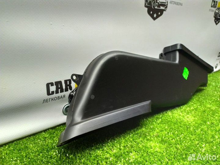 Воздуховод Audi A8 D2 4D0819724C