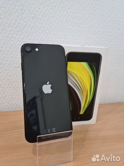 Смартфон Apple iPhone SE 2020 64Gb