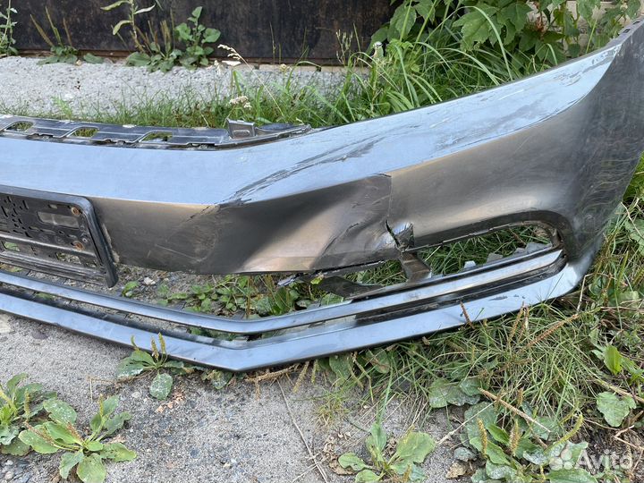 Передний бампер Wolkswagen jetta оригинал