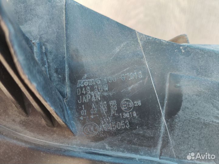 Фара правая Mitsubishi Pajero 4 2006