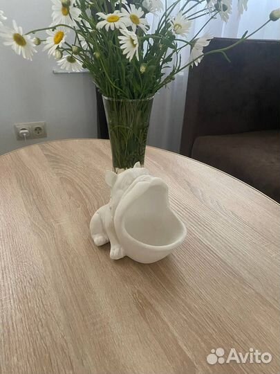 Фигурка собаки из гипса