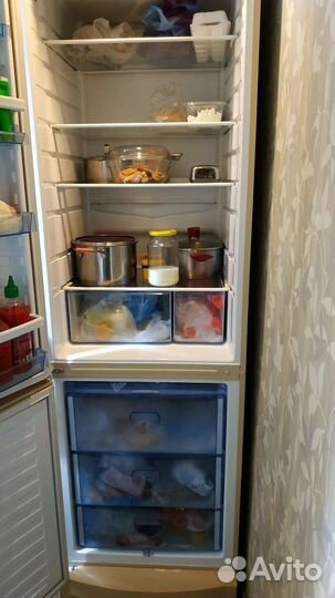 Холодильник Vest Frost двухкамерный